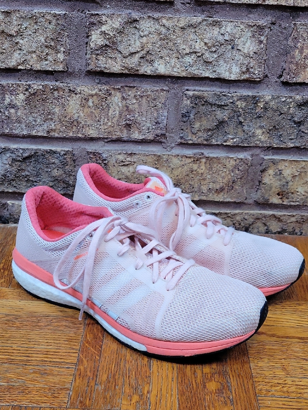 adidas Boost Women's Light Pink Athletic Running Shoes Size 9